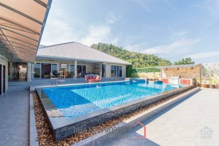 Maqnificent 6 Bedroom Villa overlooking Palm Hills Golf Course : RENTED UNTIL JAN 2024