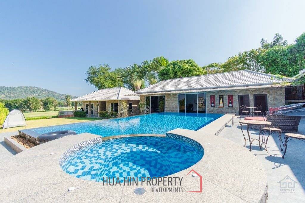 Maqnificent 6 Bedroom Villa overlooking Palm Hills Golf Course : RENTED UNTIL JAN 2024
