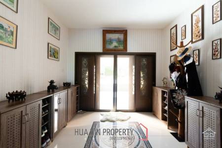 Maqnificent 6 Bedroom Villa overlooking Palm Hills Golf Course : RENTED UNTIL JAN 2024