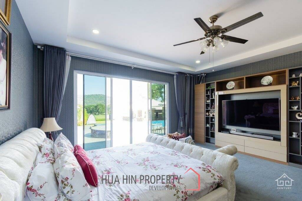 Maqnificent 6 Bedroom Villa overlooking Palm Hills Golf Course : RENTED UNTIL JAN 2024
