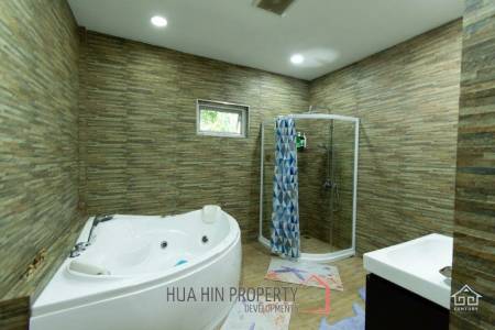 Maqnificent 6 Bedroom Villa overlooking Palm Hills Golf Course : RENTED UNTIL JAN 2024