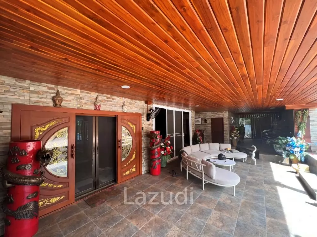 Maqnificent 6 Bedroom Villa overlooking Palm Hills Golf Course : RENTED UNTIL JAN 2024