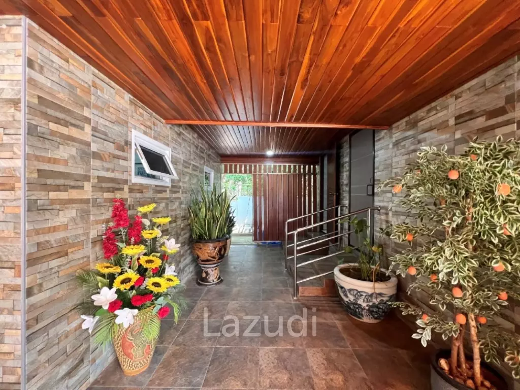 Maqnificent 6 Bedroom Villa overlooking Palm Hills Golf Course : RENTED UNTIL JAN 2024