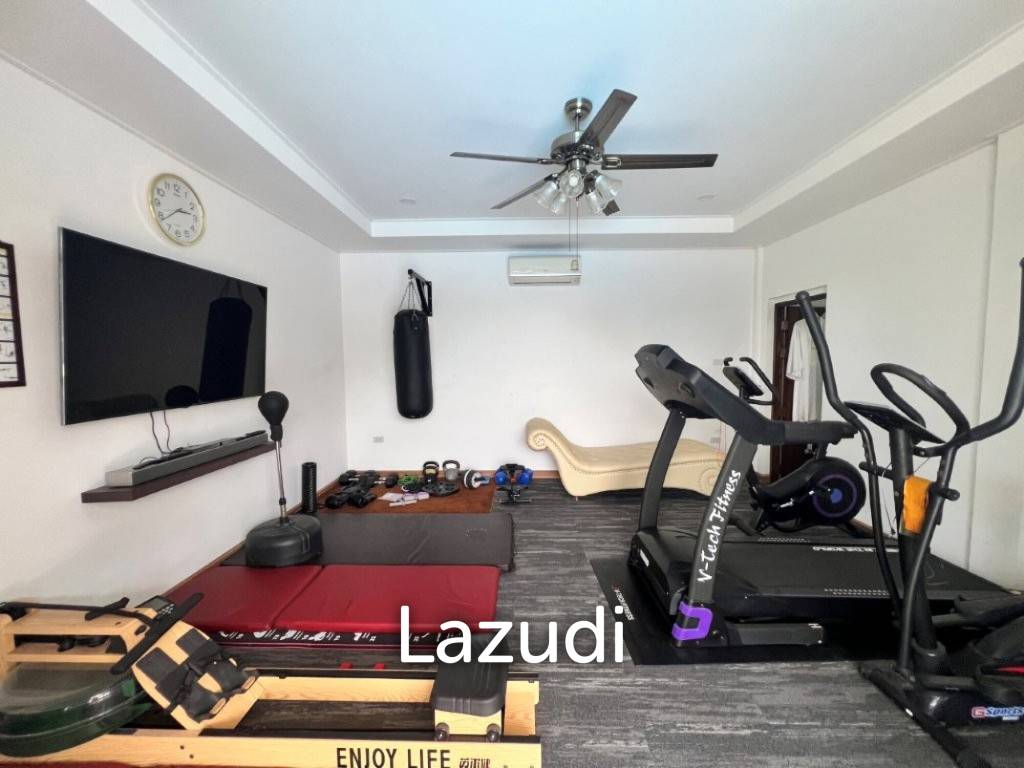 Maqnificent 6 Bedroom Villa overlooking Palm Hills Golf Course : RENTED UNTIL JAN 2024