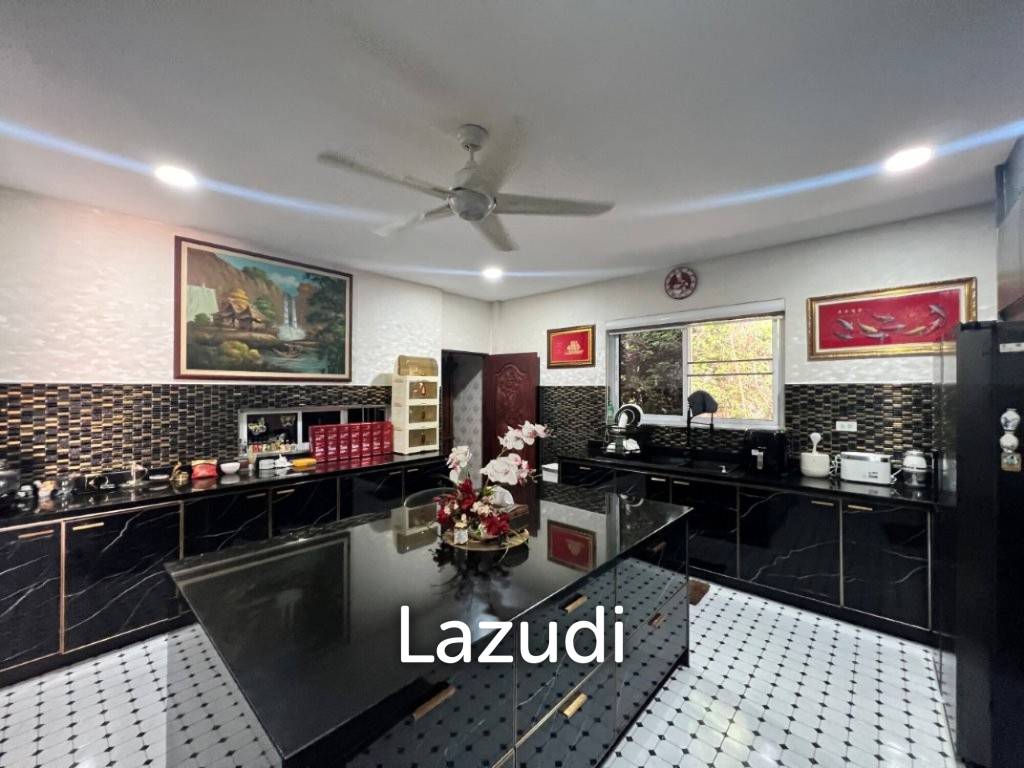 Maqnificent 6 Bedroom Villa overlooking Palm Hills Golf Course : RENTED UNTIL JAN 2024