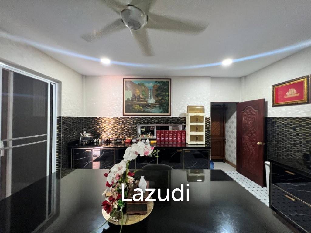 Maqnificent 6 Bedroom Villa overlooking Palm Hills Golf Course : RENTED UNTIL JAN 2024
