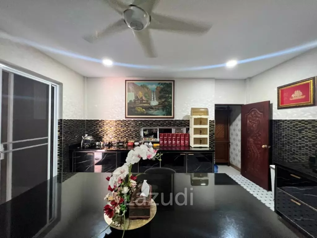 Maqnificent 6 Bedroom Villa overlooking Palm Hills Golf Course : RENTED UNTIL JAN 2024