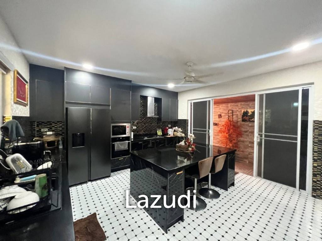 Maqnificent 6 Bedroom Villa overlooking Palm Hills Golf Course : RENTED UNTIL JAN 2024