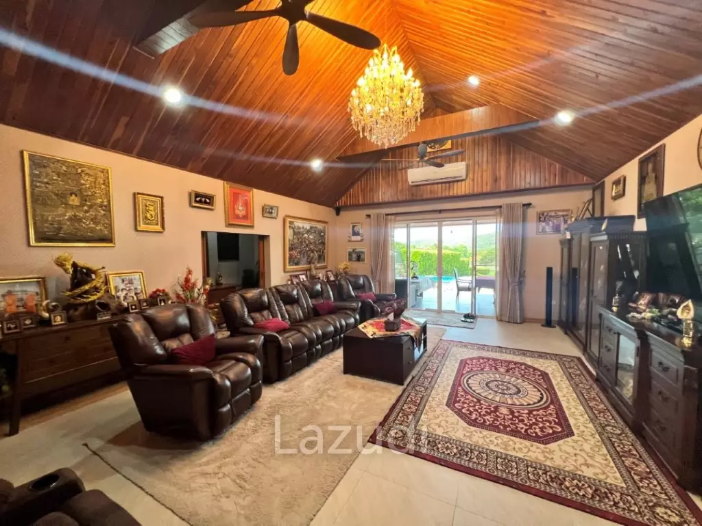 Maqnificent 6 Bedroom Villa overlooking Palm Hills Golf Course : RENTED UNTIL JAN 2024