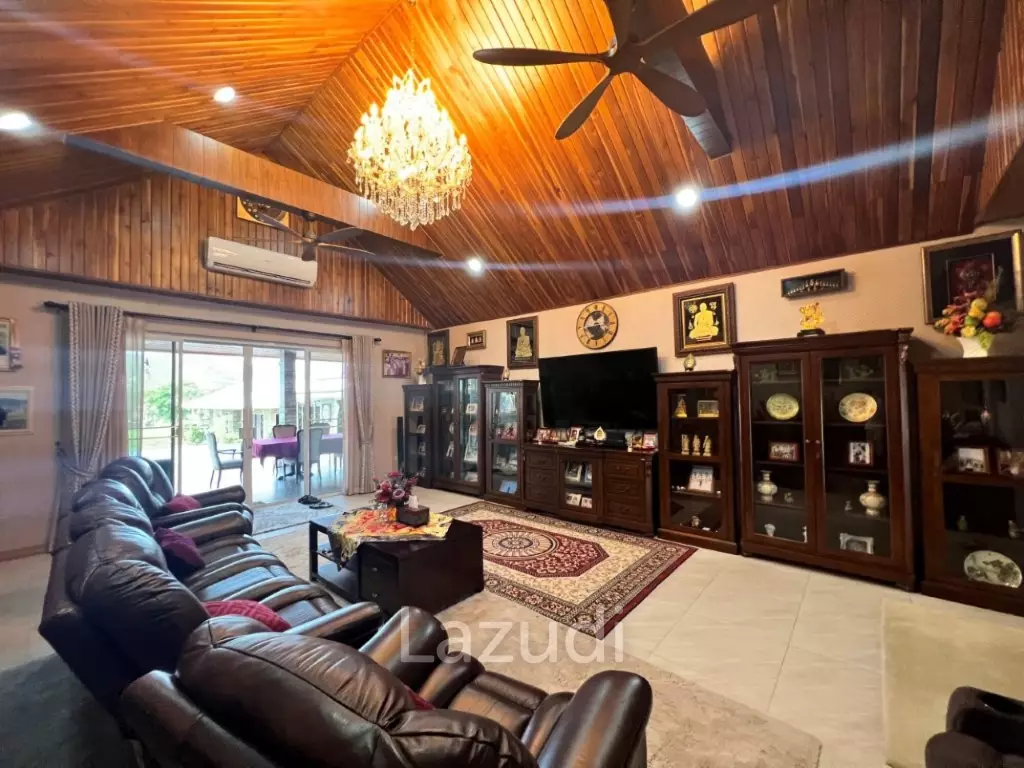 Maqnificent 6 Bedroom Villa overlooking Palm Hills Golf Course : RENTED UNTIL JAN 2024