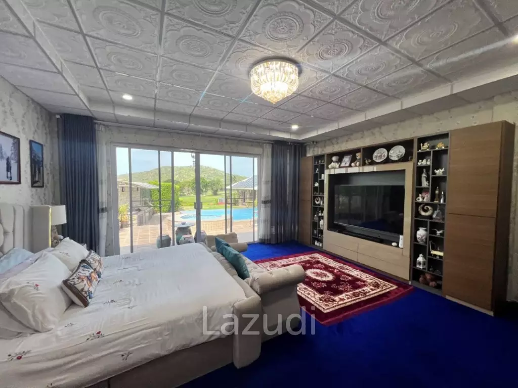 Maqnificent 6 Bedroom Villa overlooking Palm Hills Golf Course : RENTED UNTIL JAN 2024