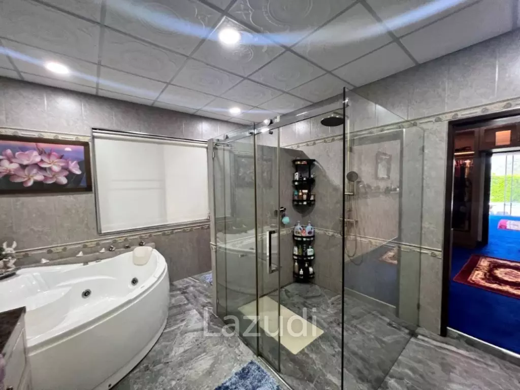 Maqnificent 6 Bedroom Villa overlooking Palm Hills Golf Course : RENTED UNTIL JAN 2024