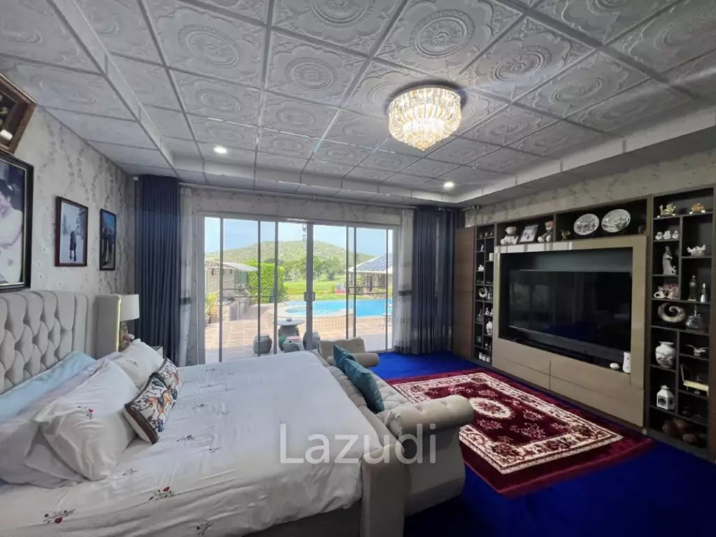 Maqnificent 6 Bedroom Villa overlooking Palm Hills Golf Course : RENTED UNTIL JAN 2024