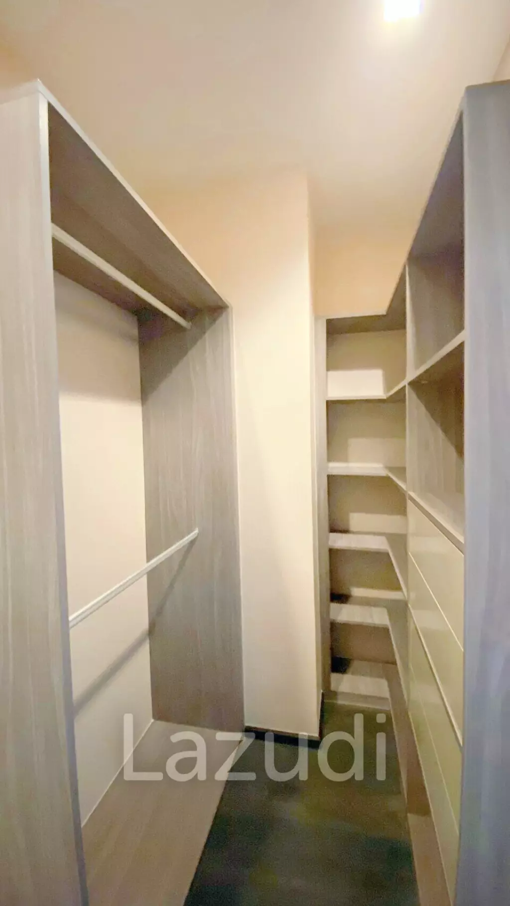 2 Bed 2 Bath 62 SQ.M Edge Sukhumvit 23
