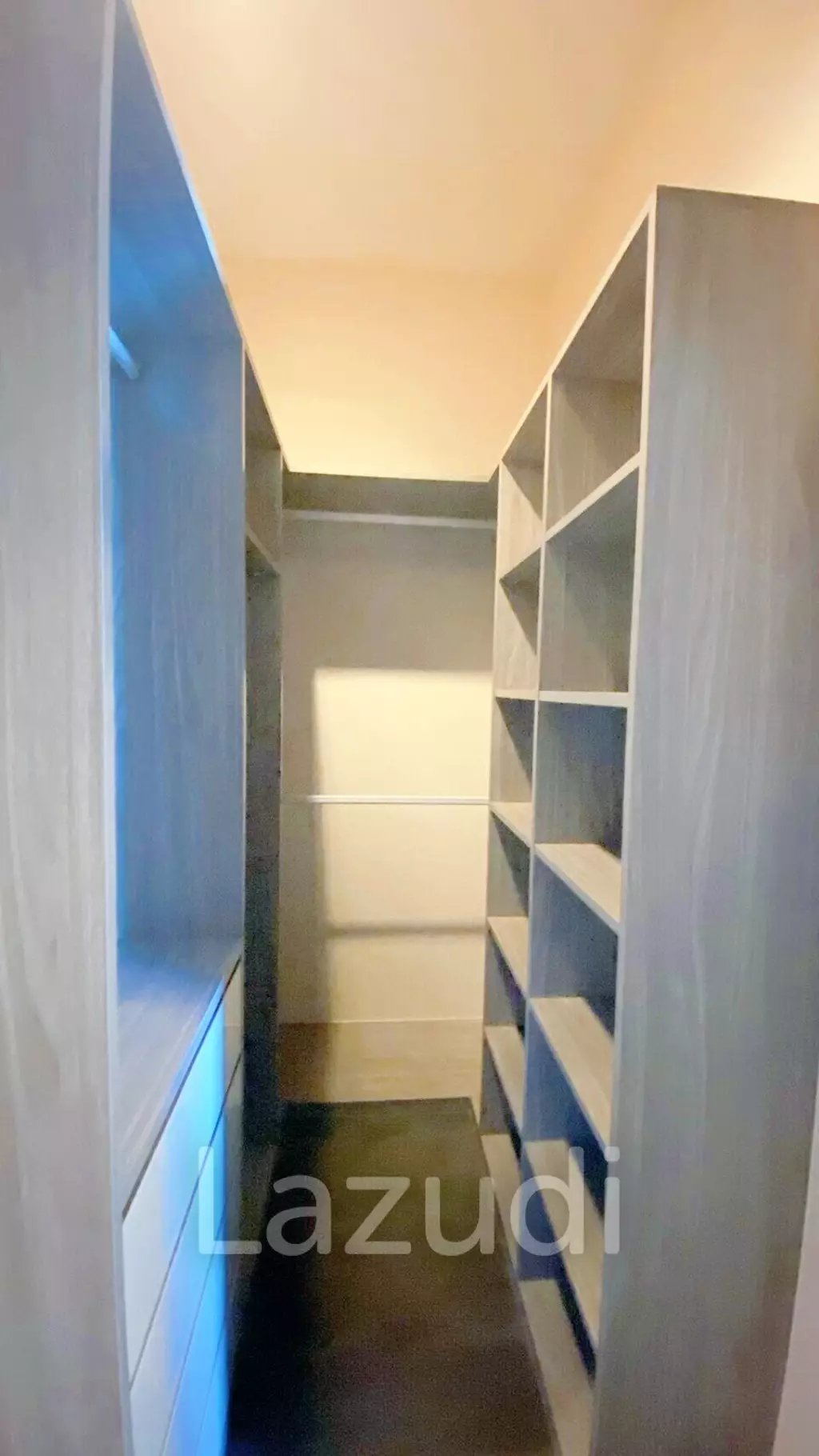 2 Bed 2 Bath 62 SQ.M Edge Sukhumvit 23