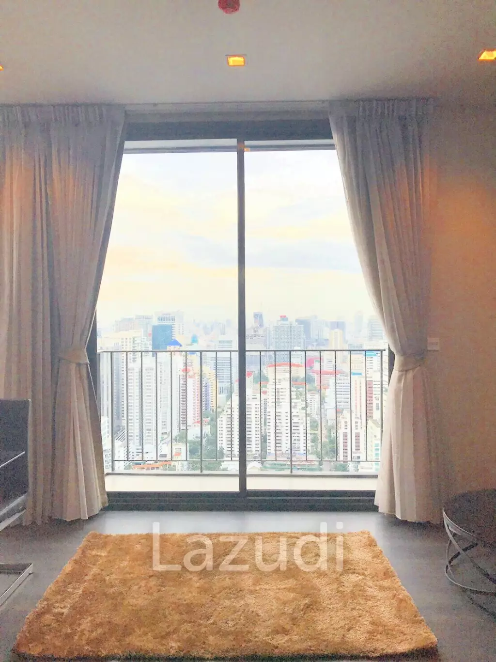 2 Bed 2 Bath 62 SQ.M Edge Sukhumvit 23