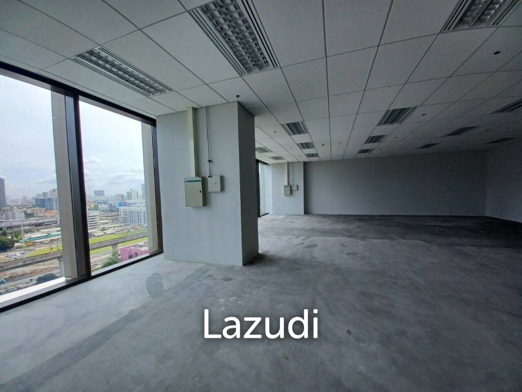 Ultra Luxury Office Space at Singha Complex in Bang Kapi, Bangkok