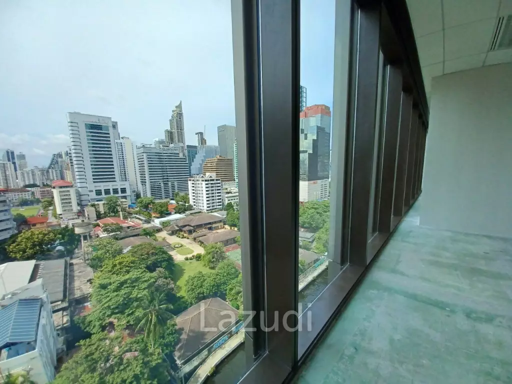 Spacious Ultra Luxury Office for Rent at Singha Complex Bangkok