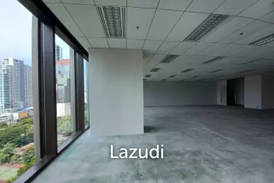 Spacious Ultra Luxury Office for Rent at Singha Complex Bangkok