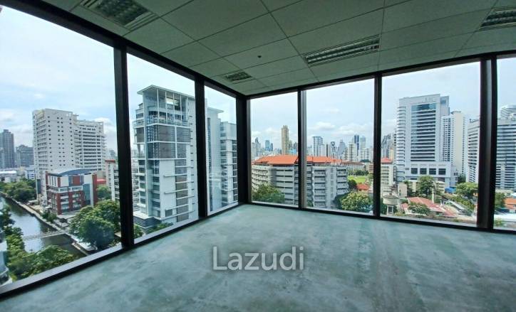 Spacious Ultra Luxury Office for Rent at Singha Complex Bangkok