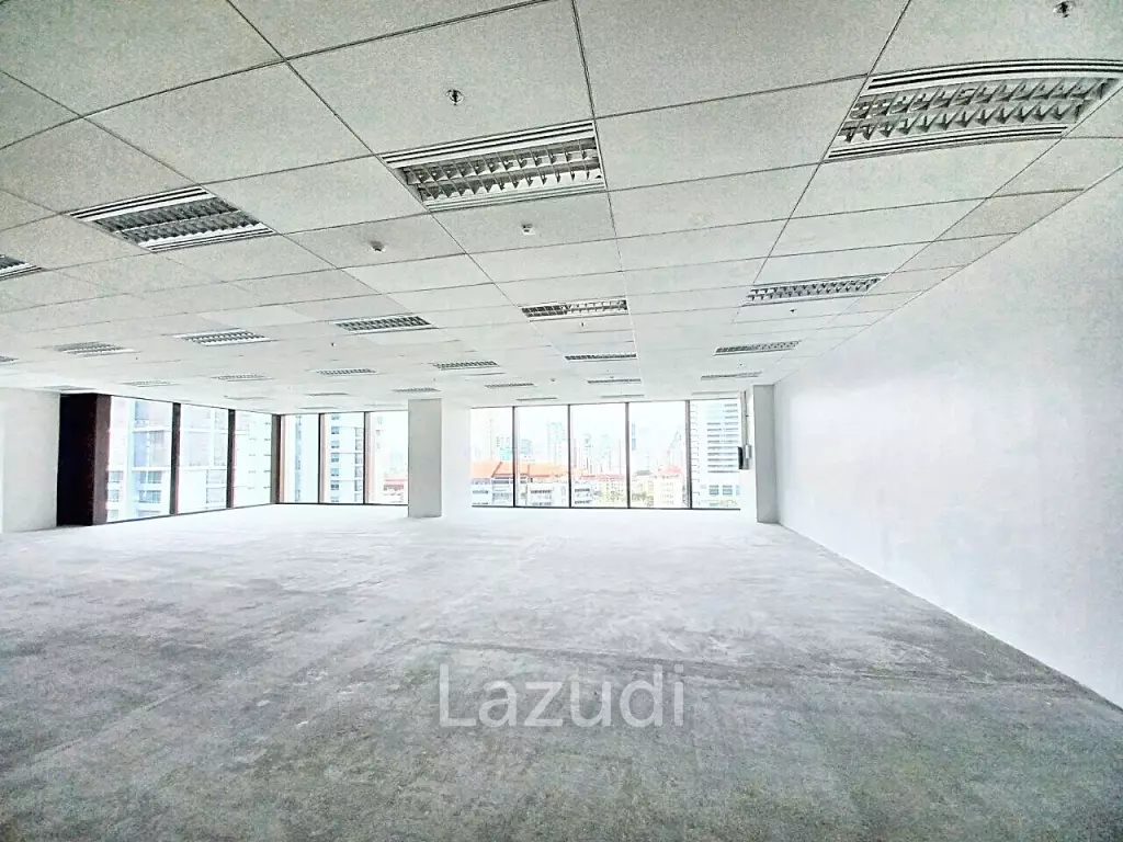 Spacious Ultra Luxury Office for Rent at Singha Complex Bangkok
