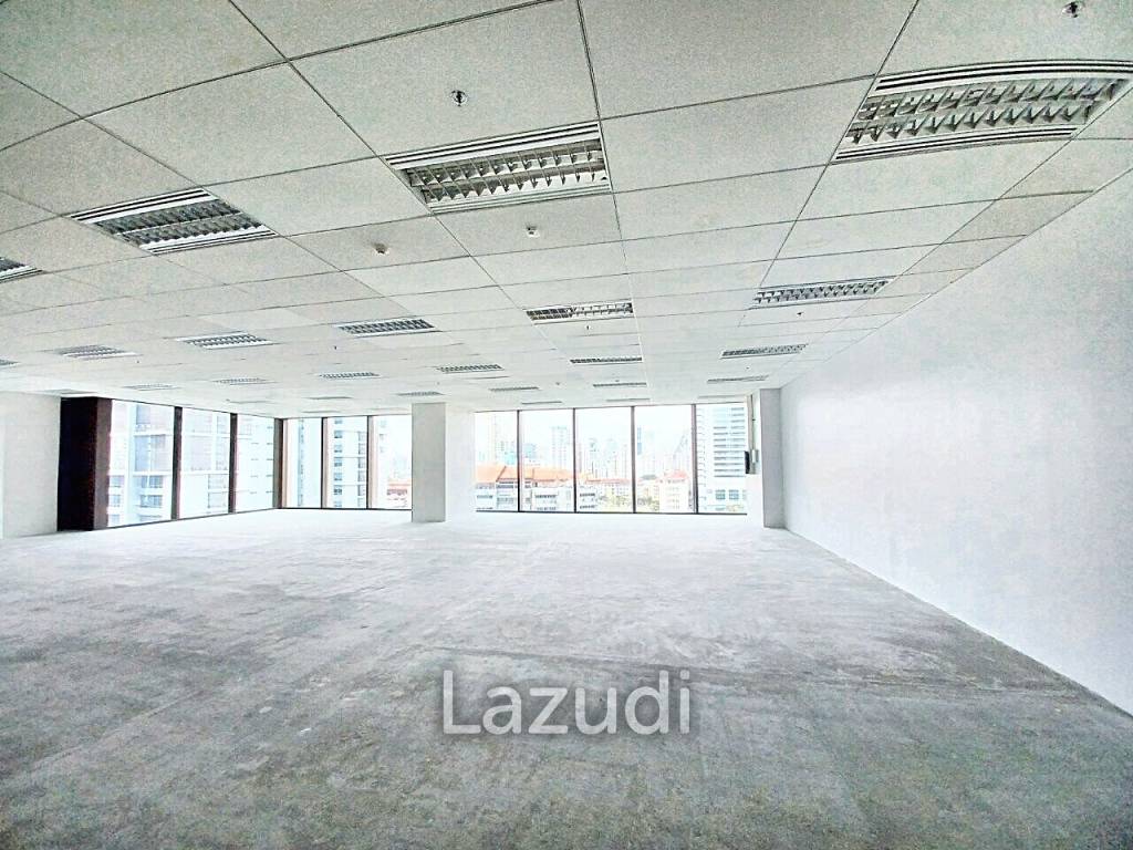 Spacious Ultra Luxury Office for Rent at Singha Complex Bangkok