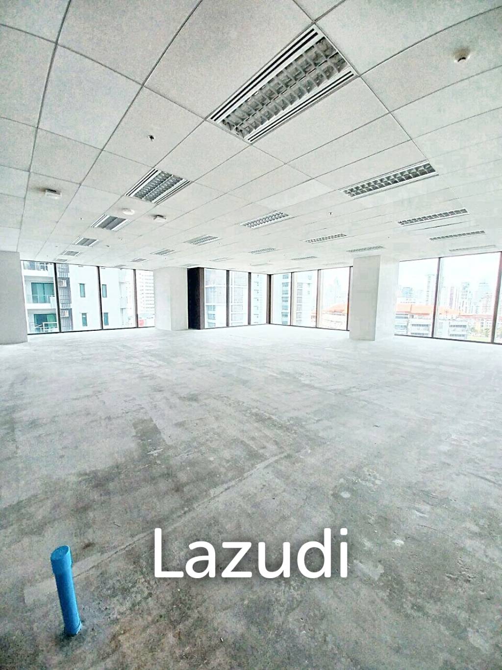 Spacious Ultra Luxury Office for Rent at Singha Complex Bangkok