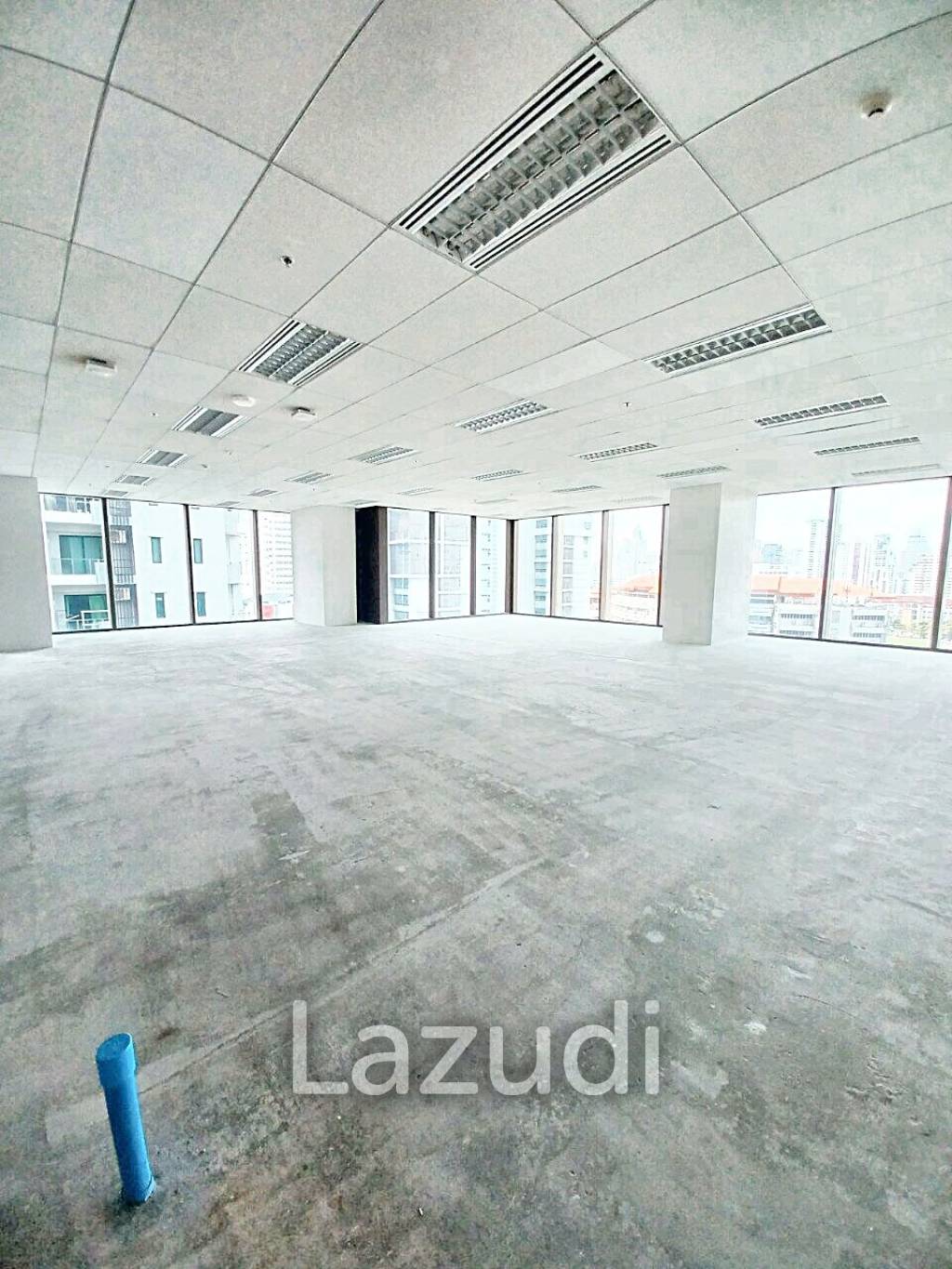 Spacious Ultra Luxury Office for Rent at Singha Complex Bangkok