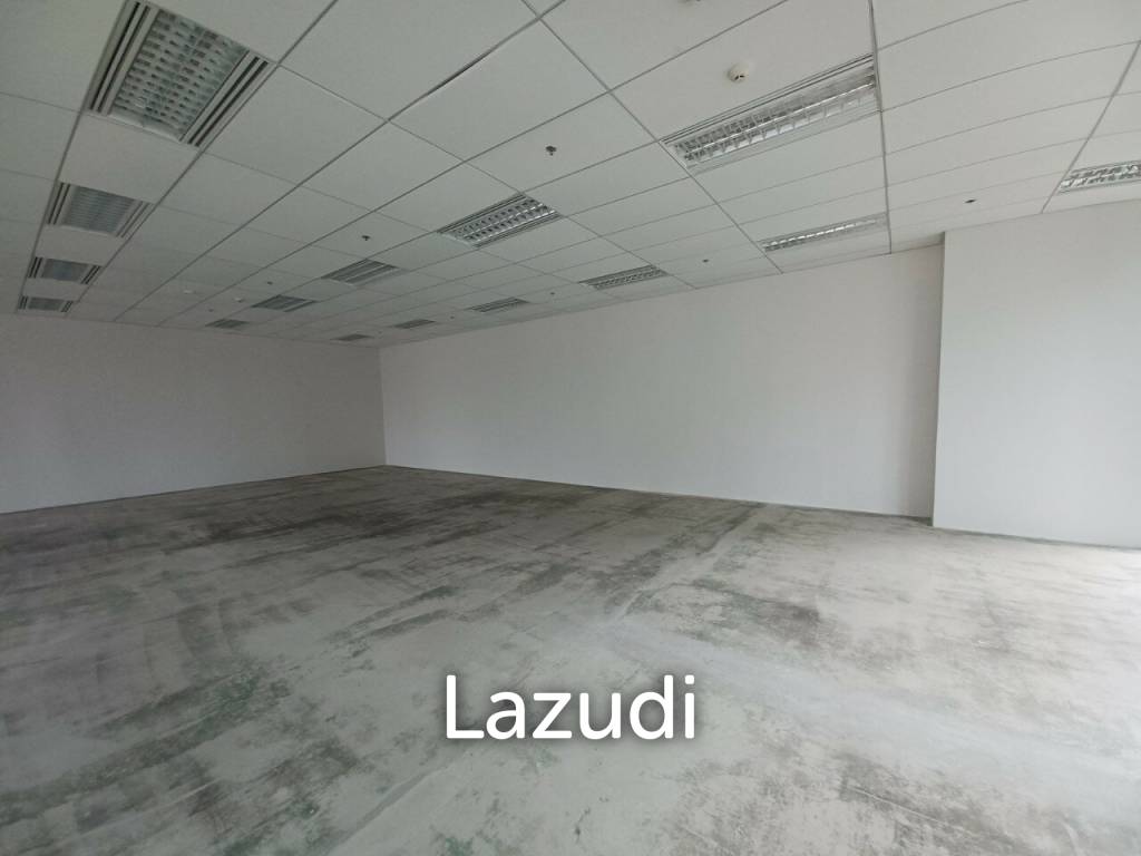 Office space for rent at Singha Complex unit 1708  size 130.46 sqm