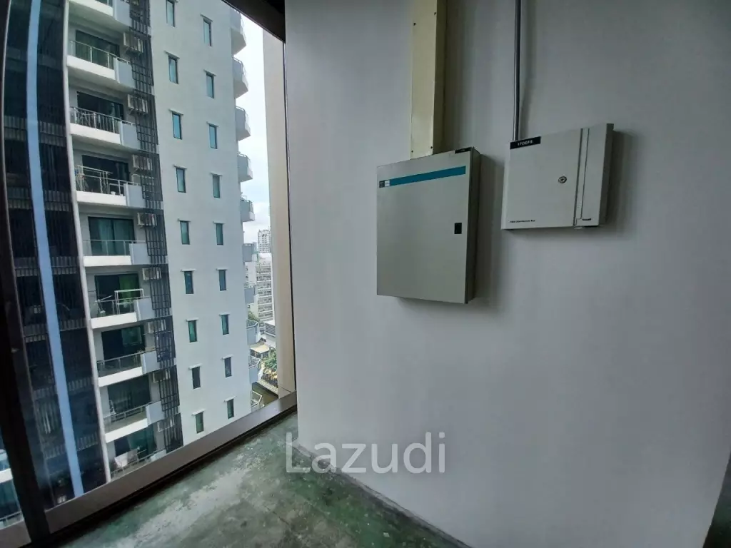 Office space for rent at Singha Complex unit 1708  size 130.46 sqm