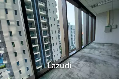 Office space for rent at Singha Complex unit 1708  size 130.46 sqm