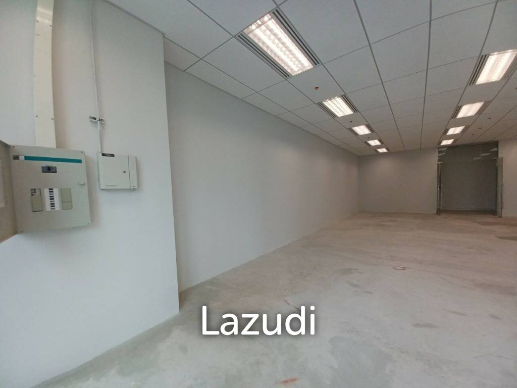 Ultra Luxury Leasehold Office in Singha Complex, Bangkok