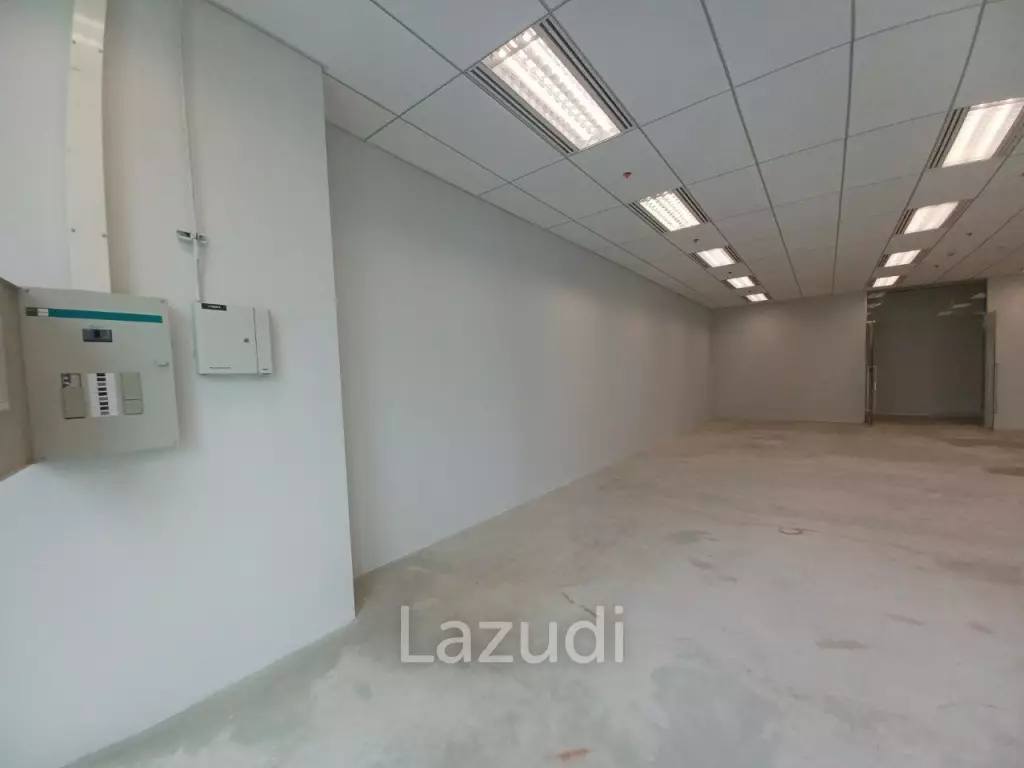 Ultra Luxury Leasehold Office in Singha Complex, Bangkok