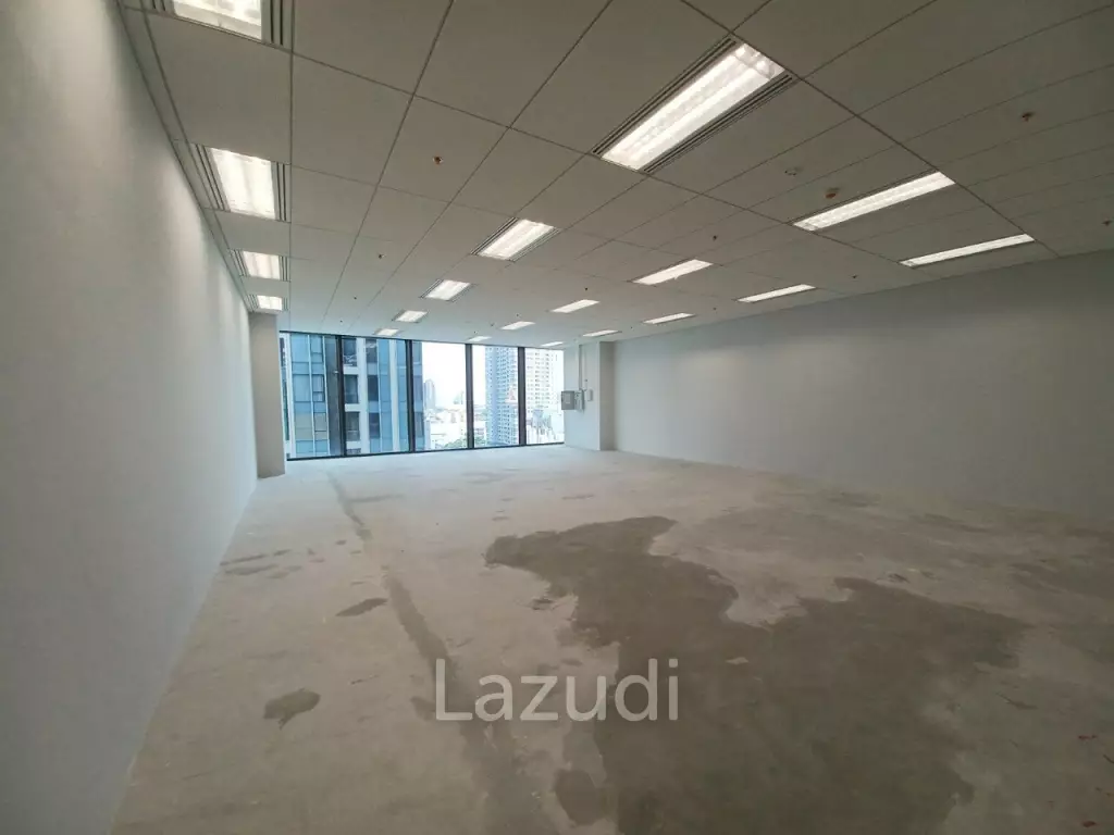 Ultra Luxury Leasehold Office in Singha Complex, Bangkok
