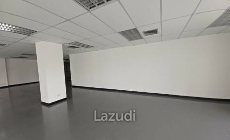 Office space for rent at Prime Building unit 15C size 135 sqm