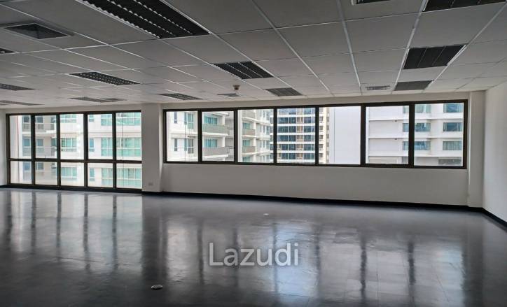 Office space for rent at Prime Building unit 15C size 135 sqm