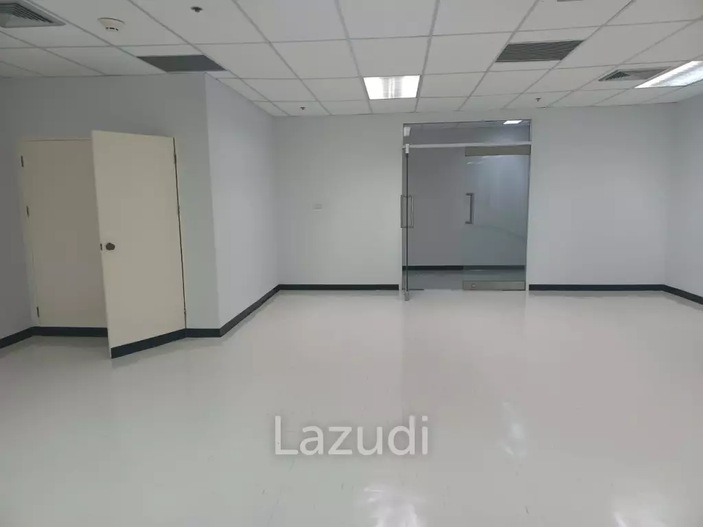 Office space for rent at GMM Grammy Place unit 1906 size 125 sqm