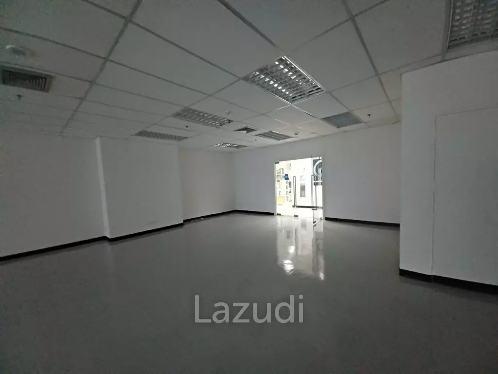 Office space for rent at GMM Grammy Place unit 1210 size 125 sqm