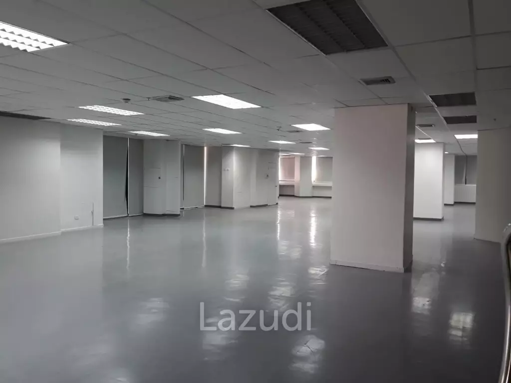 Office space for rent at Chamnan Phenjati Business Center Unit 92-93 size 375.55 sqm