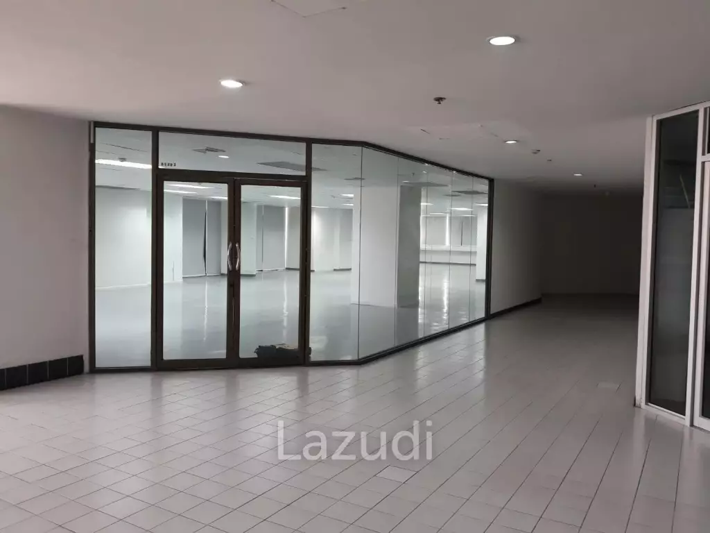 Office space for rent at Chamnan Phenjati Business Center Unit 92-93 size 375.55 sqm