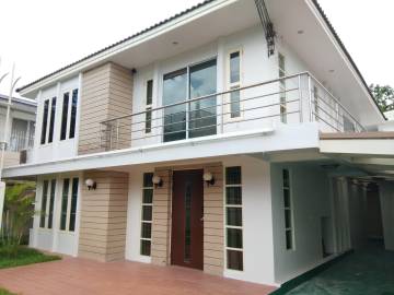 3 Beds 160 Sqm Detached House for rent in Sukhumvit 63
