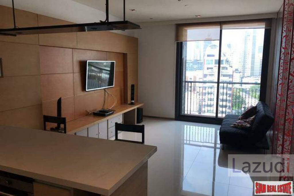 Aguston Sukhumvit 22 | Expansive City Views from this One Bedroom Condo in Phrom Phong
