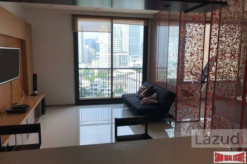 Aguston Sukhumvit 22 | Expansive City Views from this One Bedroom Condo in Phrom Phong