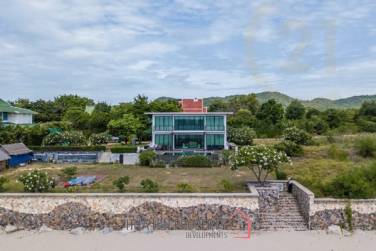 Modern 4 Bed Beachfront Pool Villa