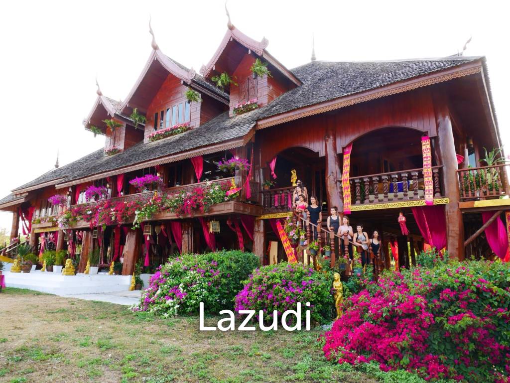 6 Bedrooms Golden Teak Mansion For Sale in Mae Taeng