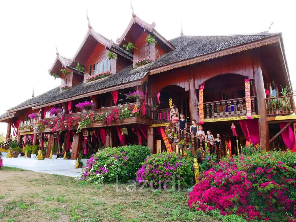 6 Bedrooms Golden Teak Mansion For Sale in Mae Taeng