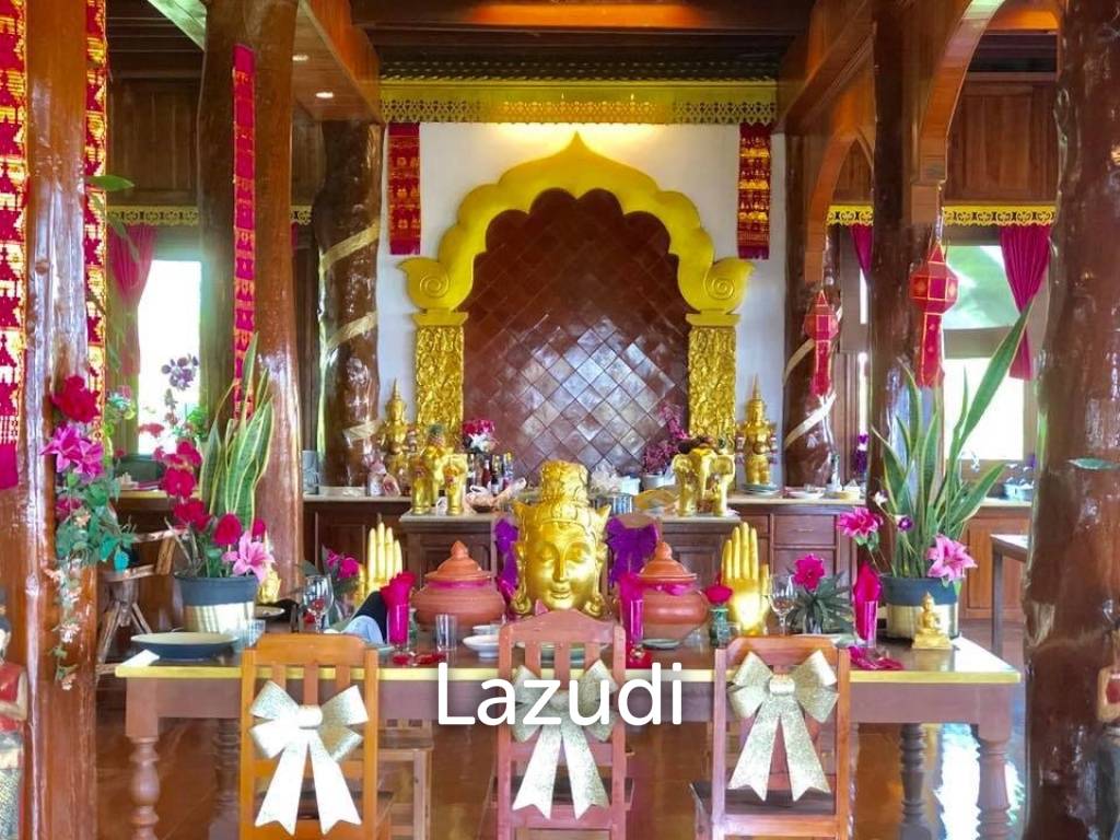 6 Bedrooms Golden Teak Mansion For Sale in Mae Taeng