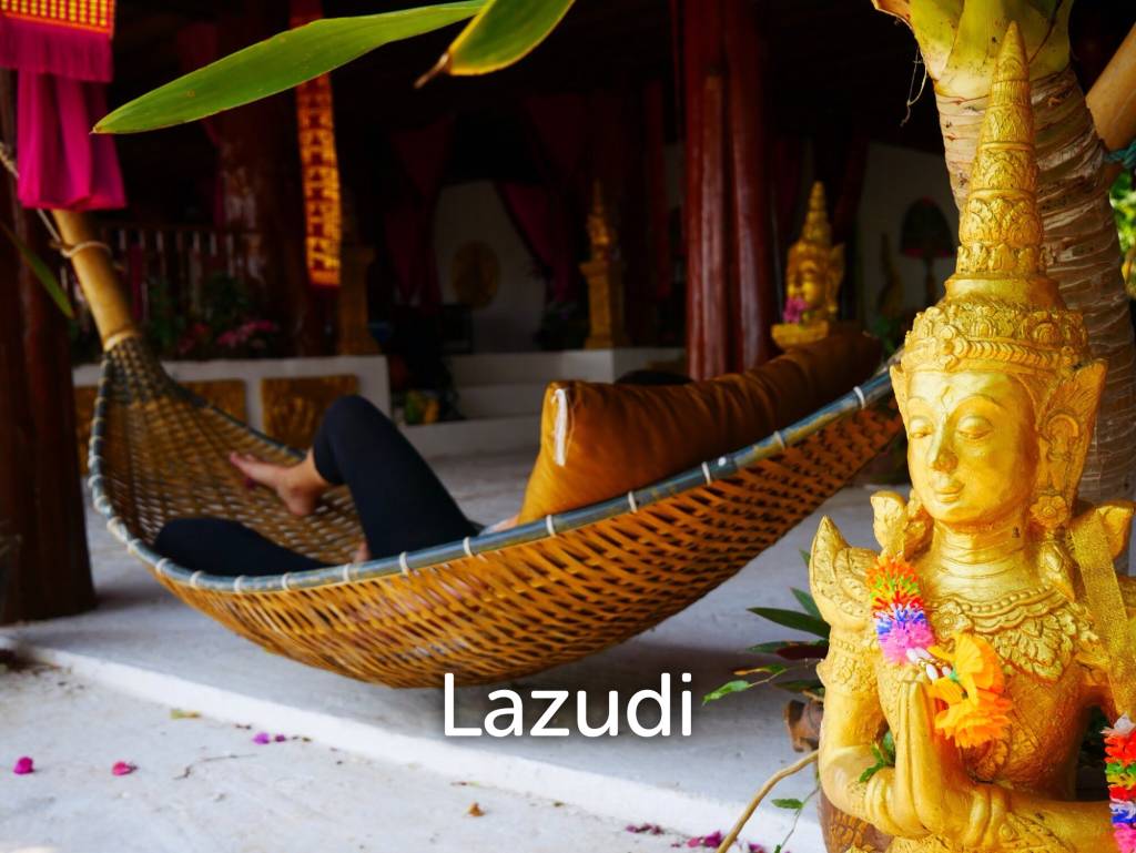 6 Bedrooms Golden Teak Mansion For Sale in Mae Taeng