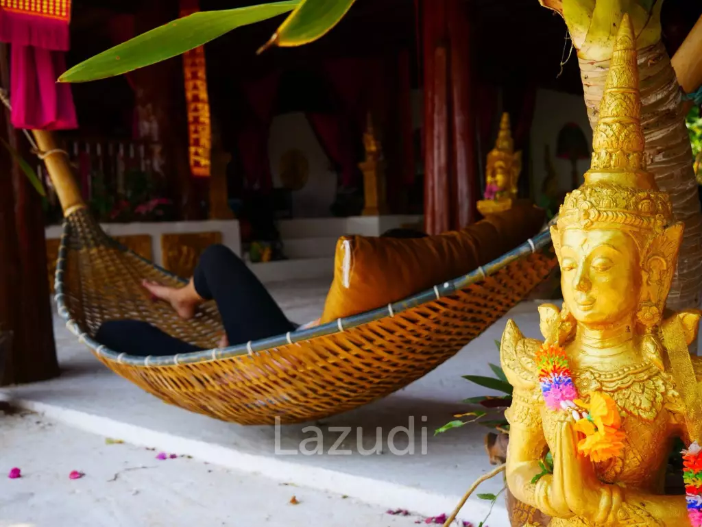 6 Bedrooms Golden Teak Mansion For Sale in Mae Taeng