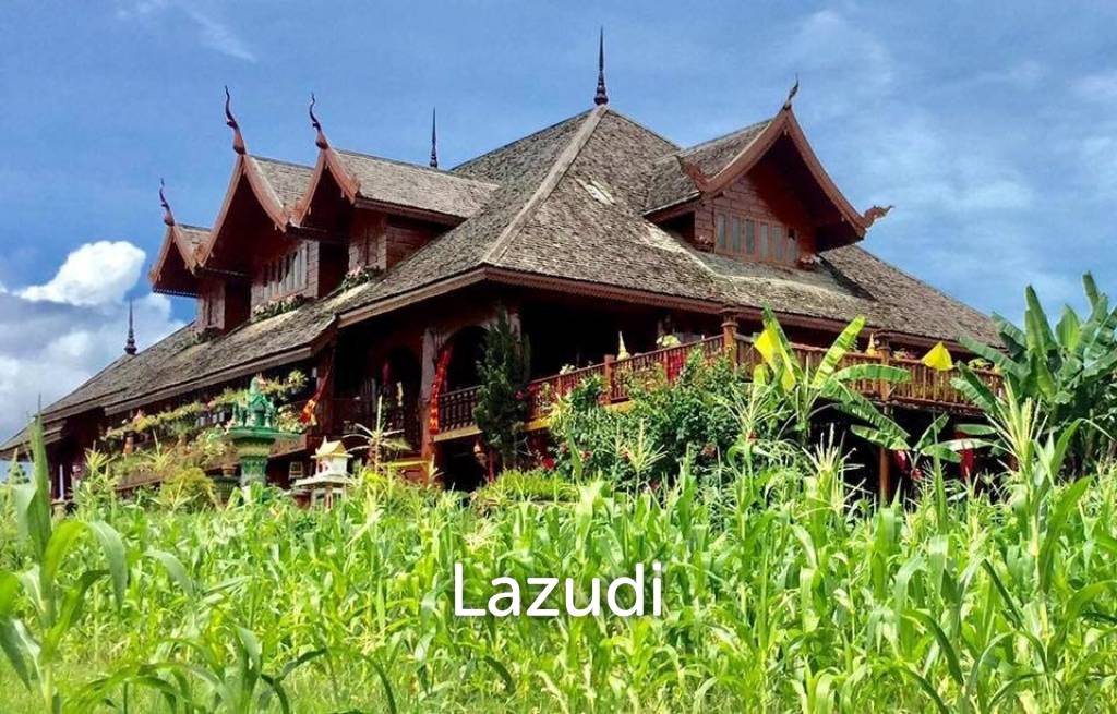 6 Bedrooms Golden Teak Mansion For Sale in Mae Taeng